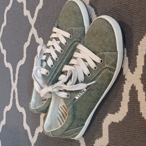 Taos Footwear Shoes - Taos Star Burst Green Canvas Sneakers Women's 7